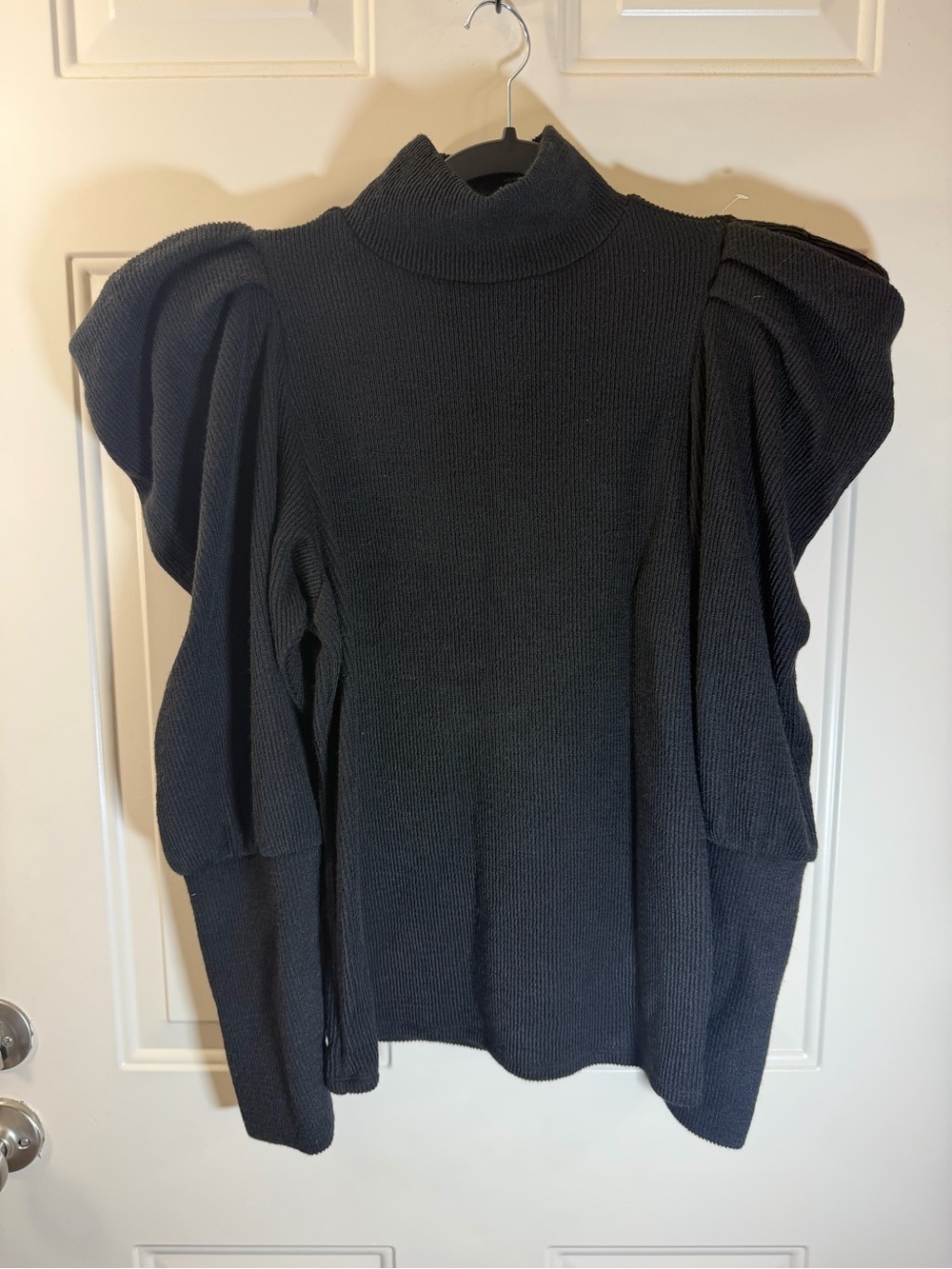Express Women’s Size Small Black Puff Sleeve Turtleneck Sweater NWT 0554
